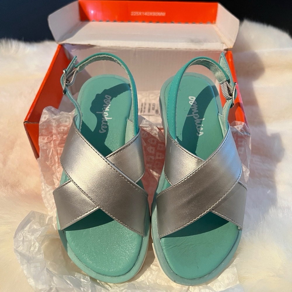 Oomphies bloom sandals